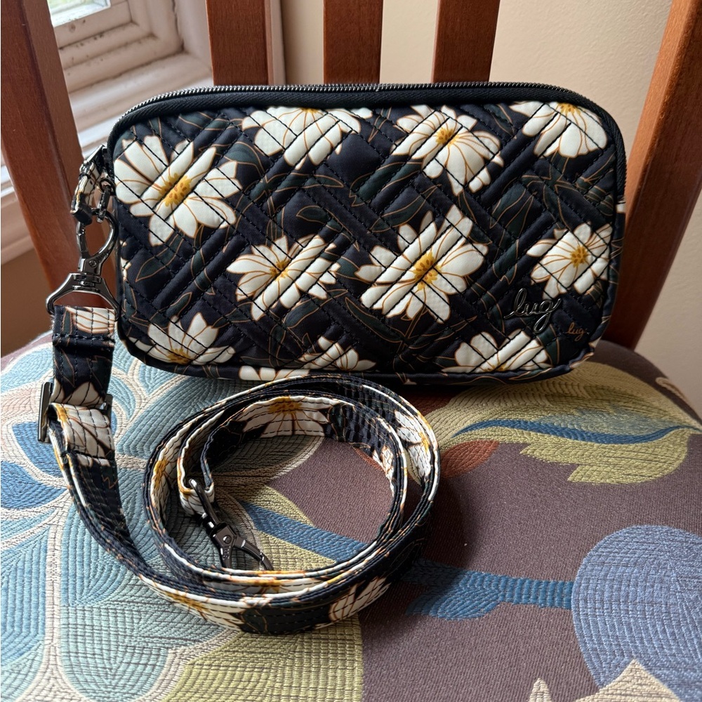 LUG Coupe XL convertible crossbody bag in Autumn Daisies print, NWOT.